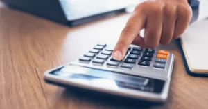 What Does a Payroll Administrator Do - Featured