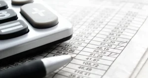 Payroll Administrator vs Computerized Accounting Roles_ Responsibilities and Career Growth - Featured